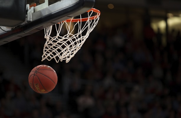 篮球赛事动态图片 - NBA球员扣篮精彩瞬间